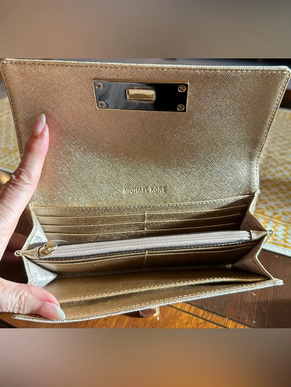 Micheal Kors Callie Carryall Signature Monogram PVC Long Wallet Vanilla/Gold EUC